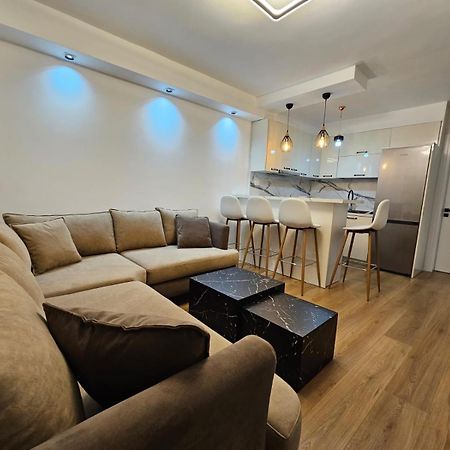 Elois Luxury Apartment Tirana Buitenkant foto