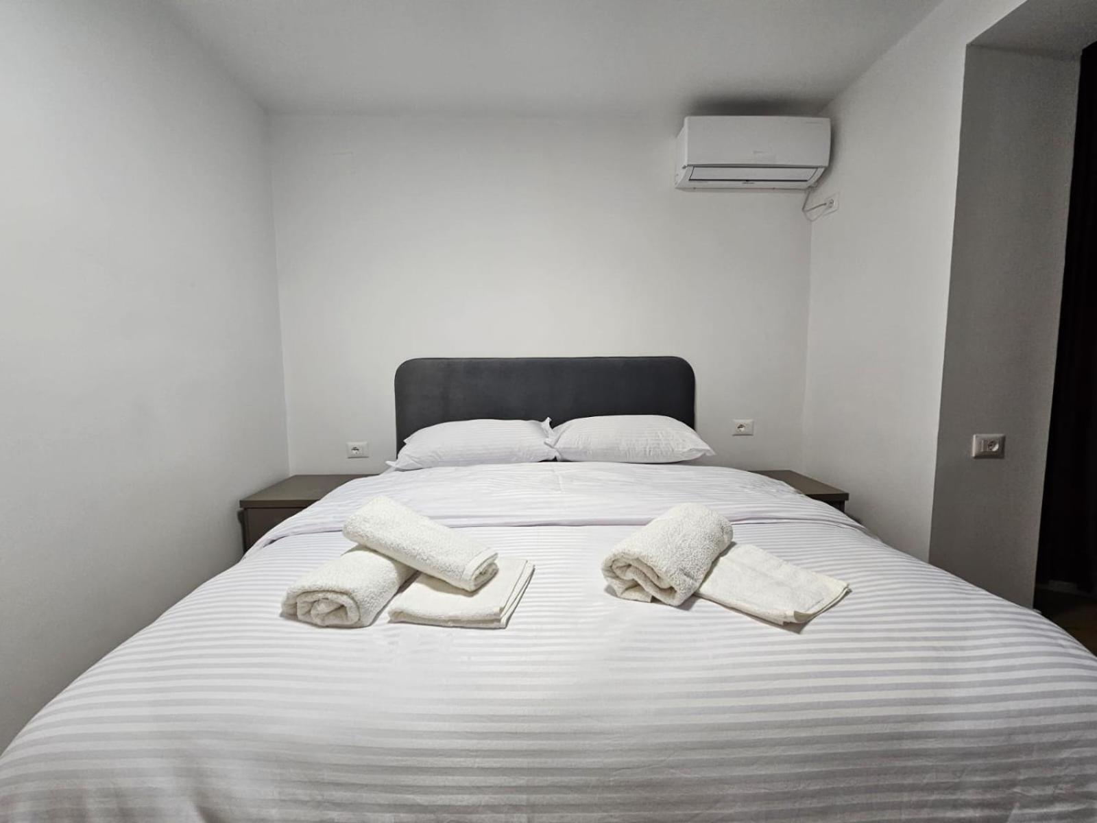 Elois Luxury Apartment Tirana Buitenkant foto