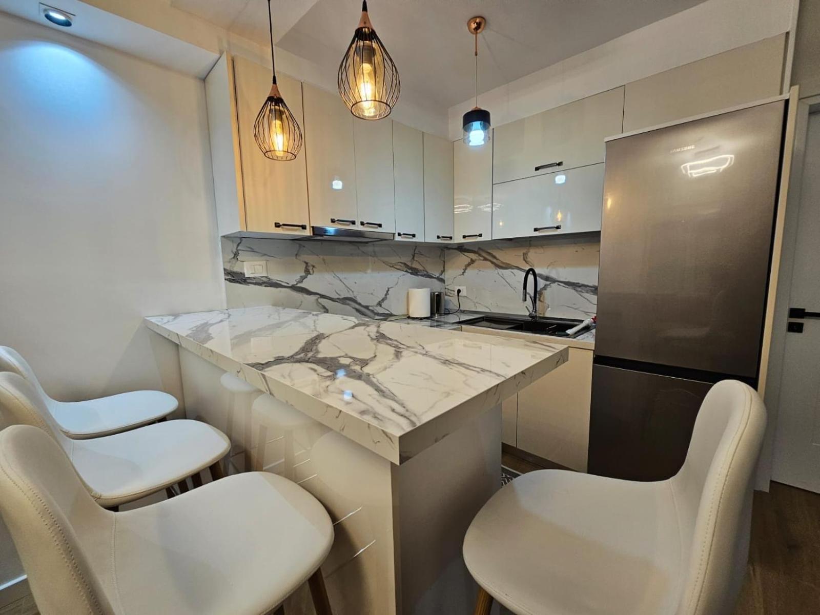 Elois Luxury Apartment Tirana Buitenkant foto