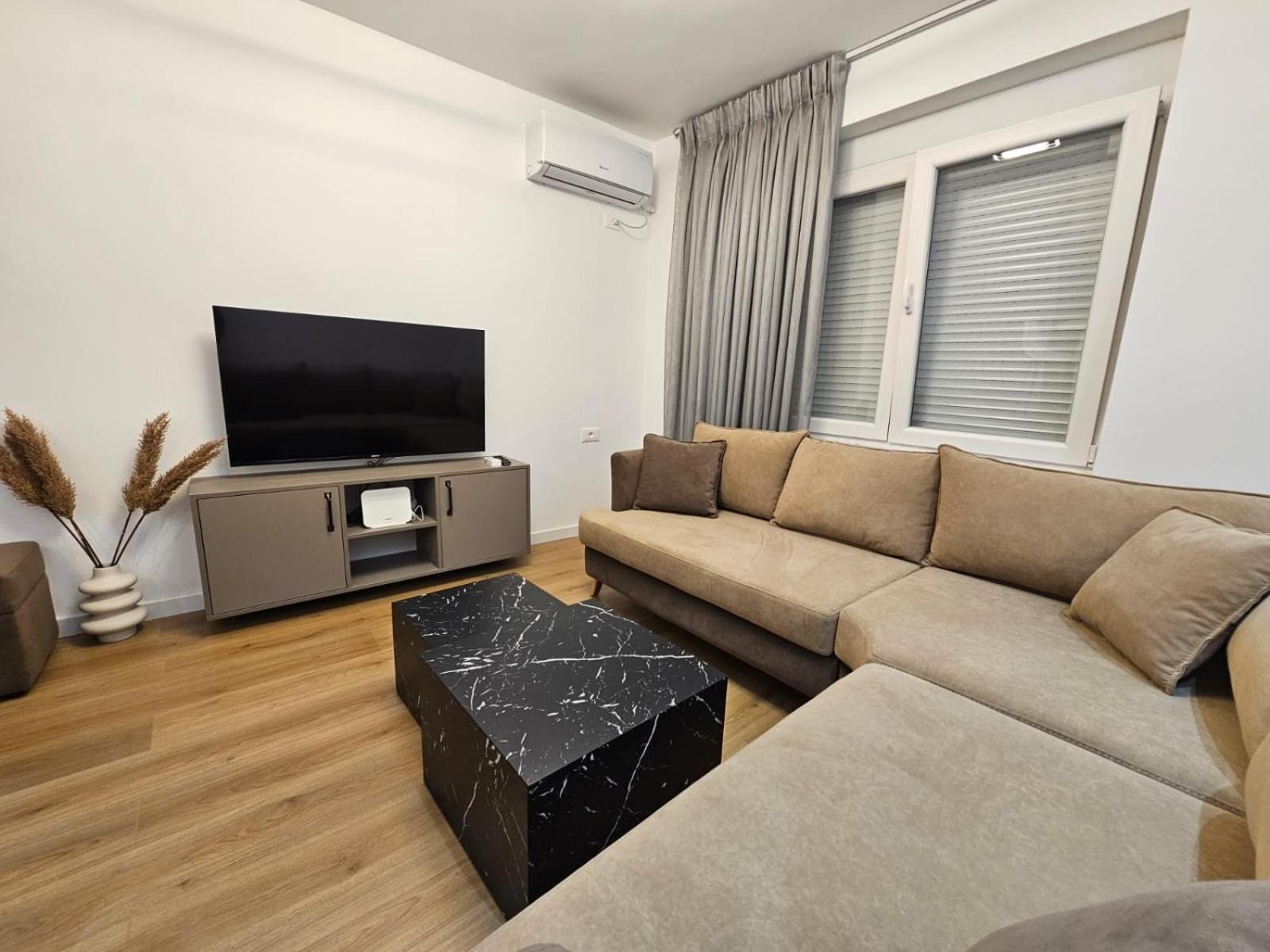 Elois Luxury Apartment Tirana Buitenkant foto