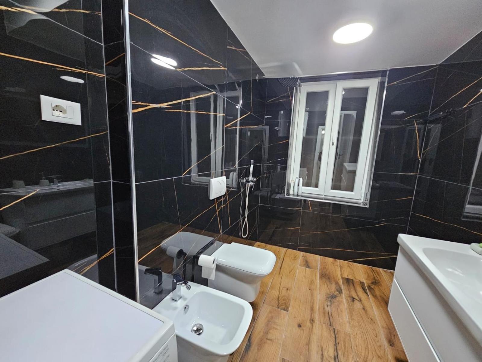 Elois Luxury Apartment Tirana Buitenkant foto
